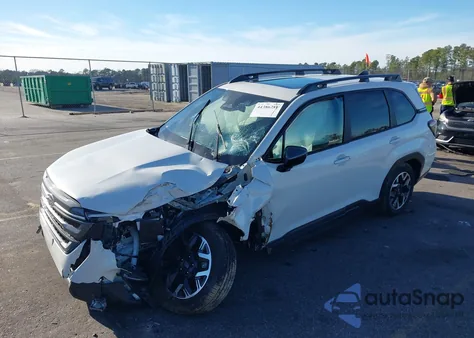 2025 Subaru Forester Premium z USA, uszkodzony, nr VIN JF2SLDDC4SH579124